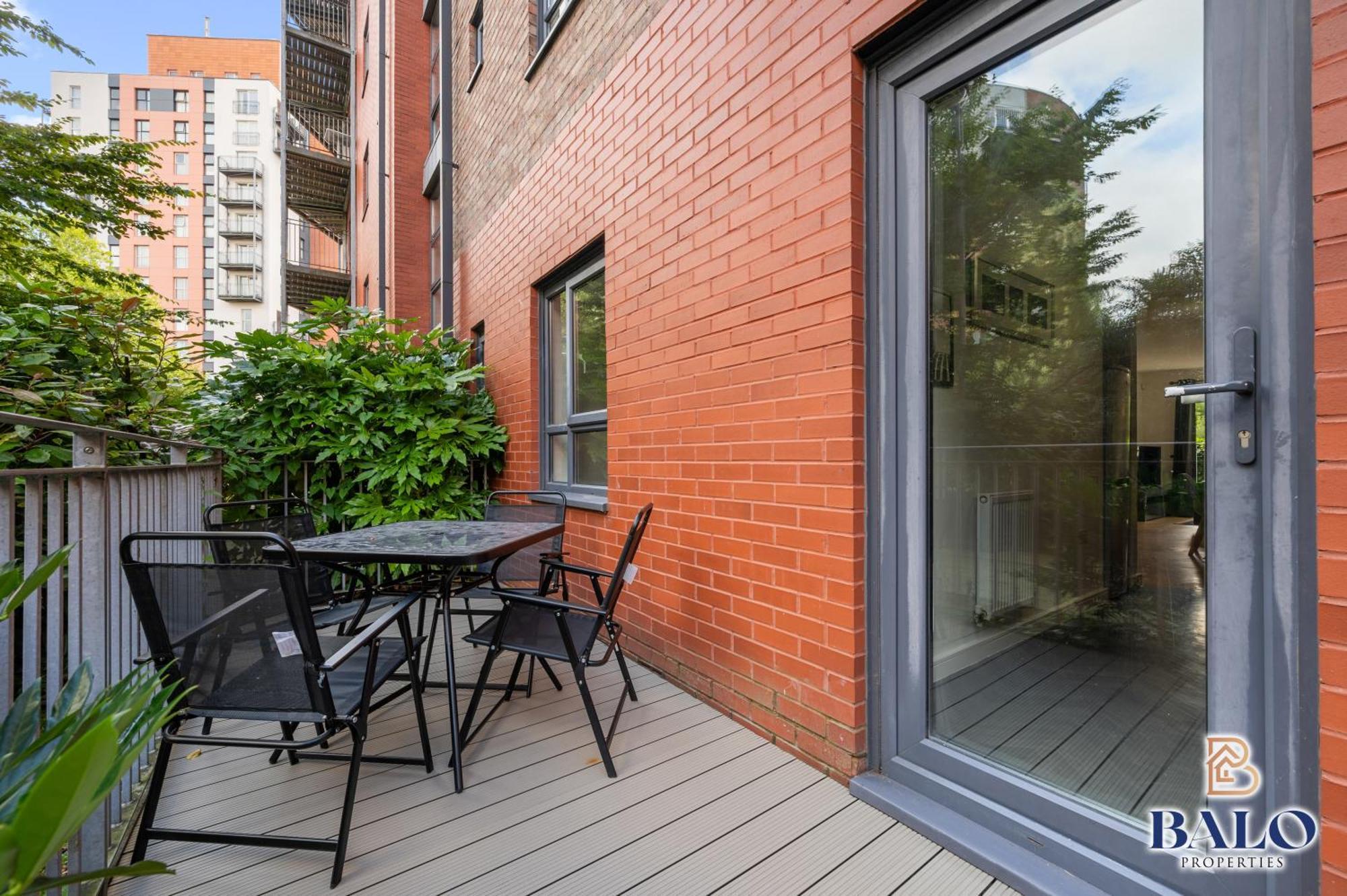 Modern Spacious 2bedroom Great! Location By Etihad Mancity Stadium& Coop Live Arena Apartment *
