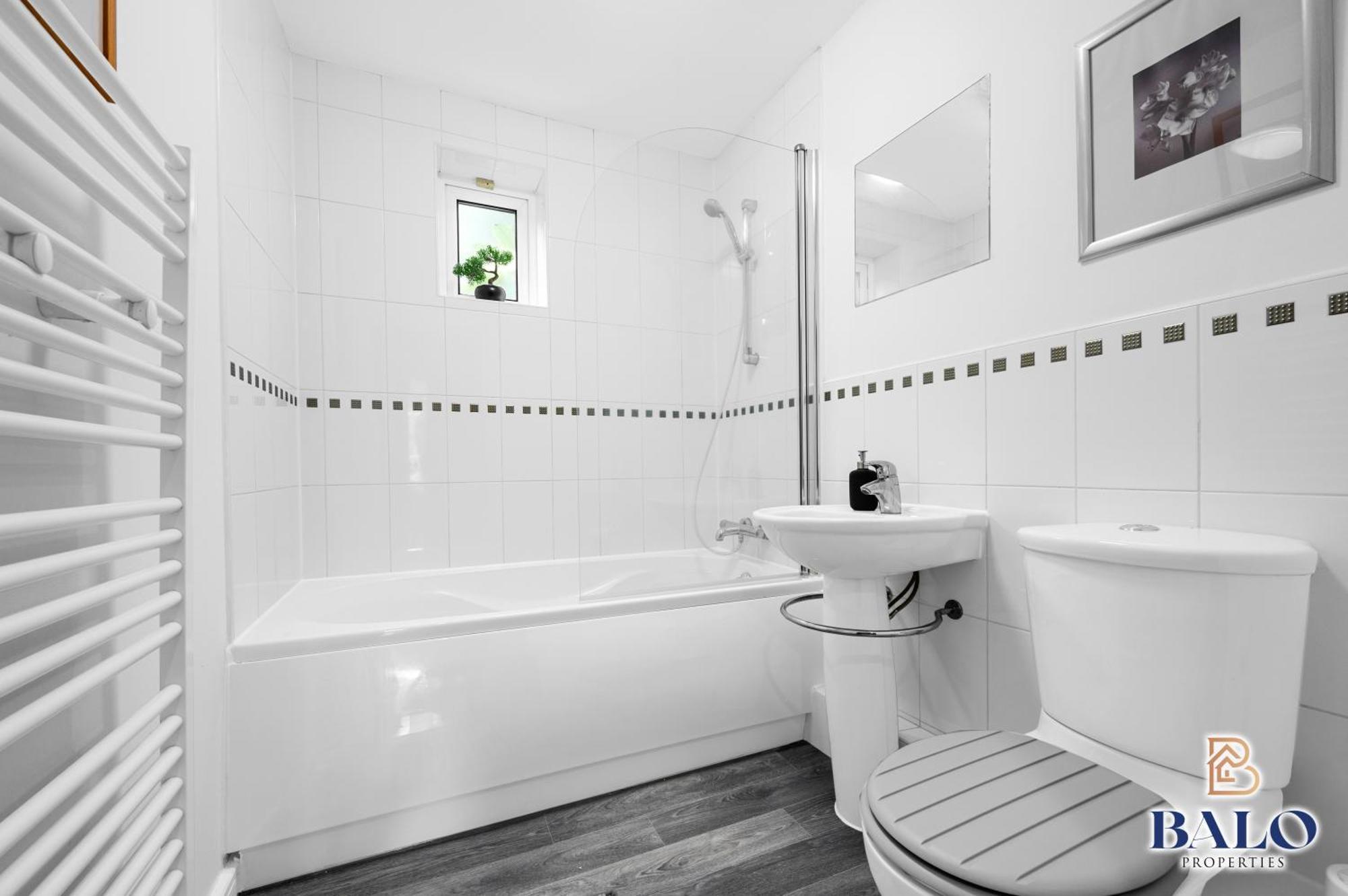 Modern Spacious 2bedroom Great! Location By Etihad Mancity Stadium& Coop Live Arena Apartment